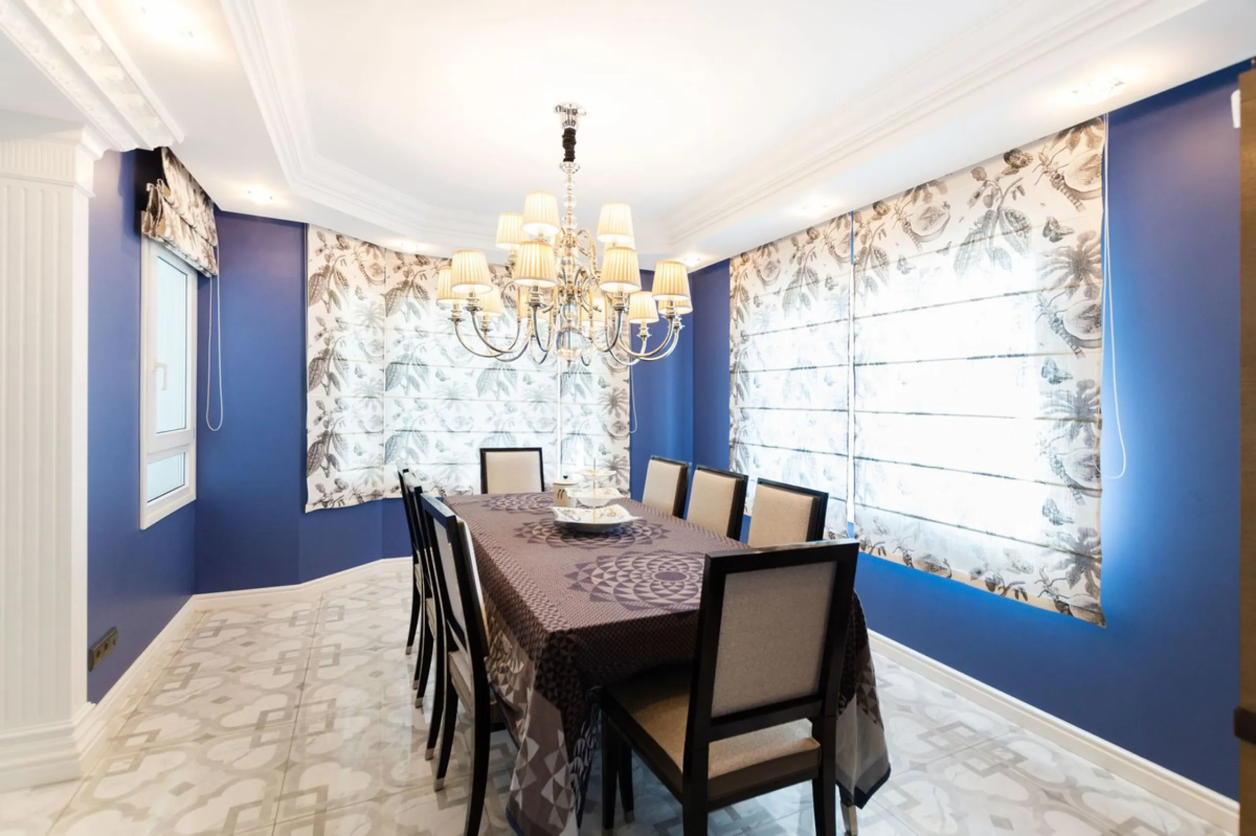 House - Detached Villa в продаже в Marbella, Málaga. В доме 6 спален и 4 ванных комнат. Площадь дома 558 м². Площадь участка 2000 м²