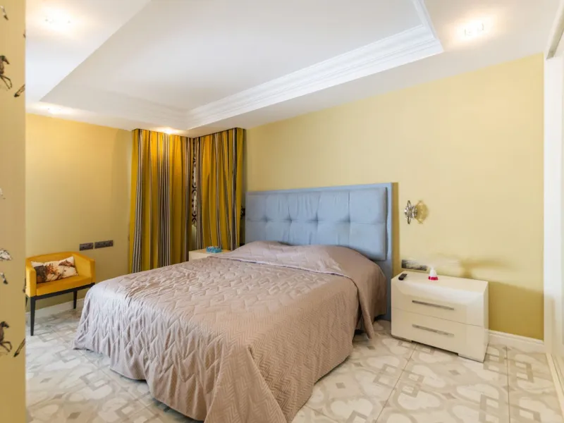 House - Detached Villa в продаже в Marbella, Málaga. В доме 6 спален и 4 ванных комнат. Площадь дома 558 м². Площадь участка 2000 м²