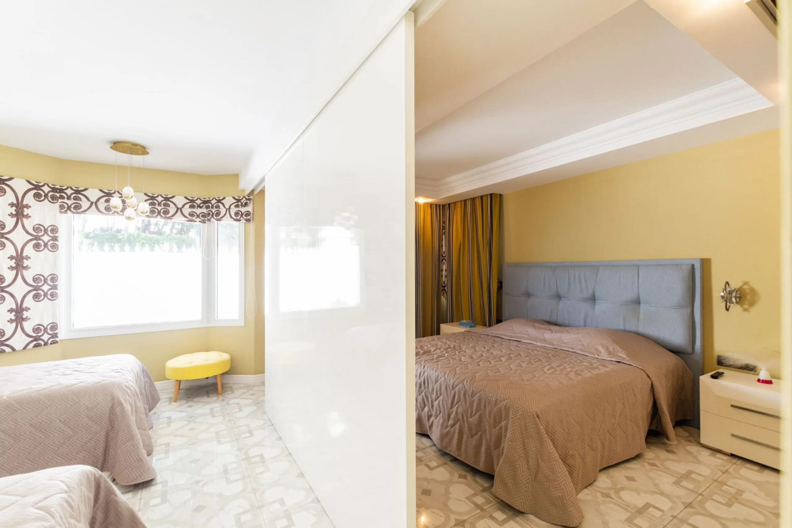House - Detached Villa в продаже в Marbella, Málaga. В доме 6 спален и 4 ванных комнат. Площадь дома 558 м². Площадь участка 2000 м²