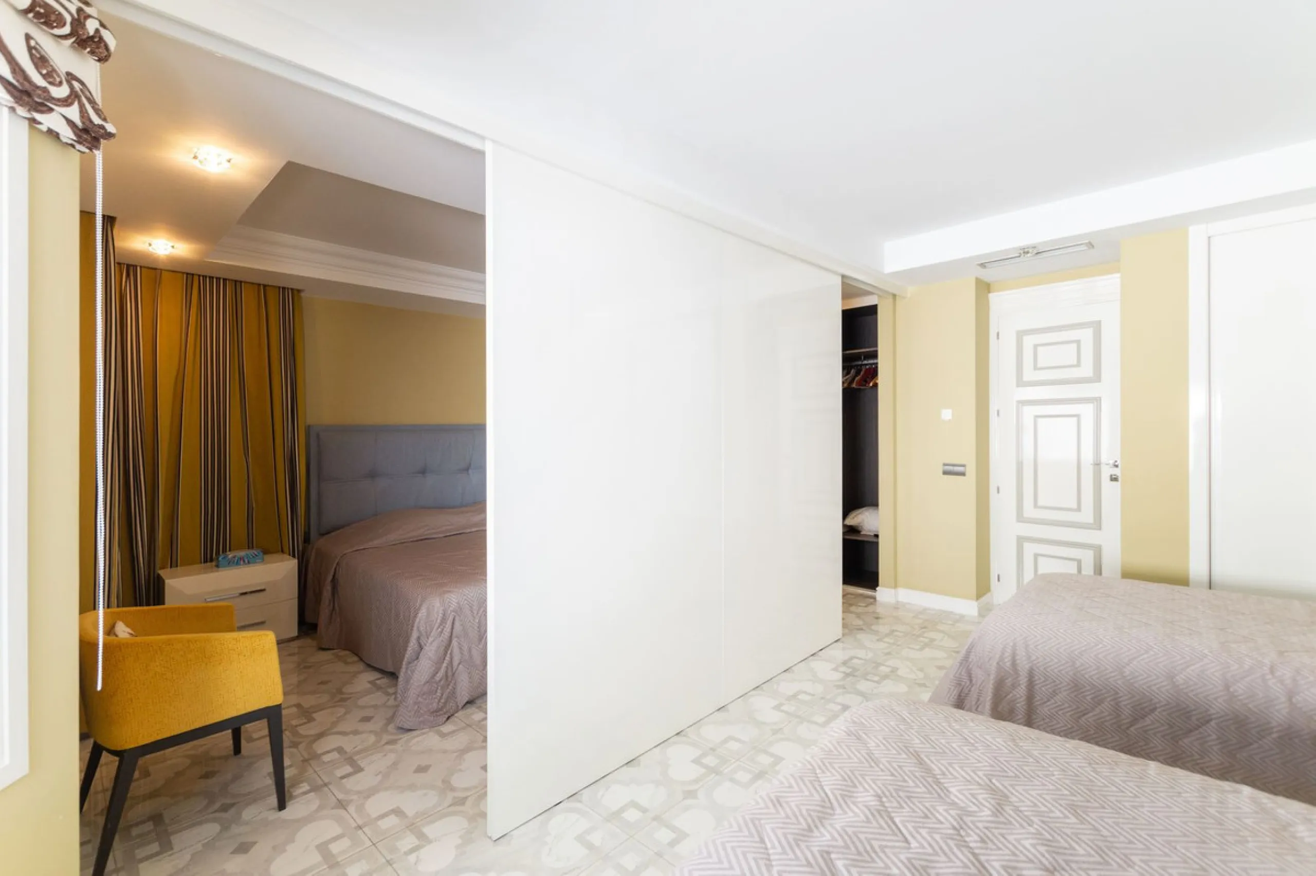 House - Detached Villa в продаже в Marbella, Málaga. В доме 6 спален и 4 ванных комнат. Площадь дома 558 м². Площадь участка 2000 м²