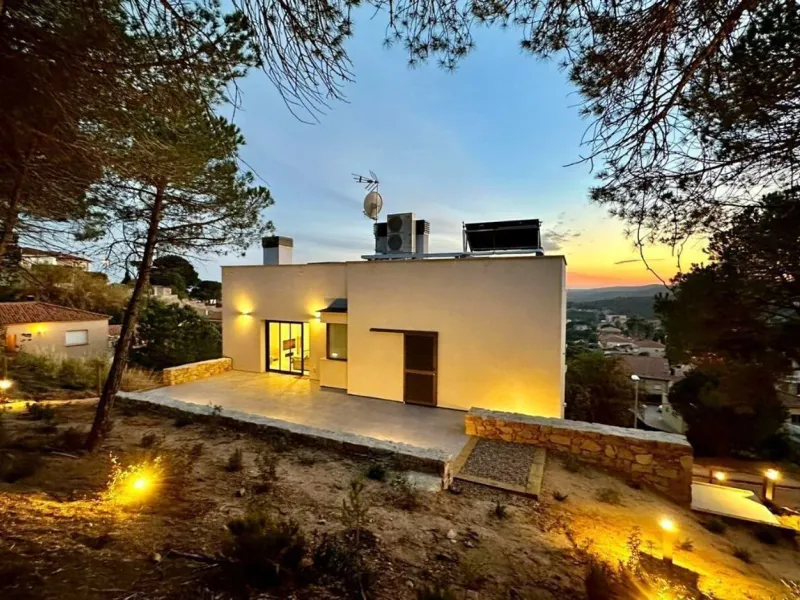 Eco-efficient sea view villa in Els Pinars, Lloret de Mar