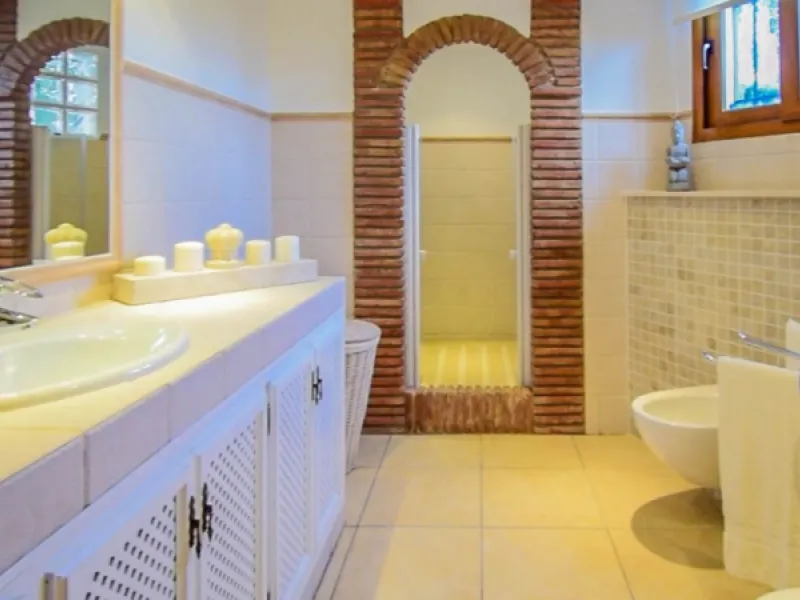 Exceptional Finca with guest apartment and stables located in Coin.
