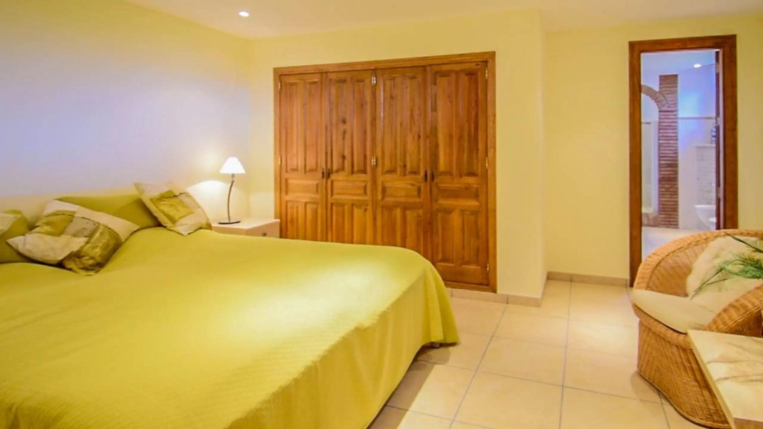 Exceptional Finca with guest apartment and stables located in Coin.