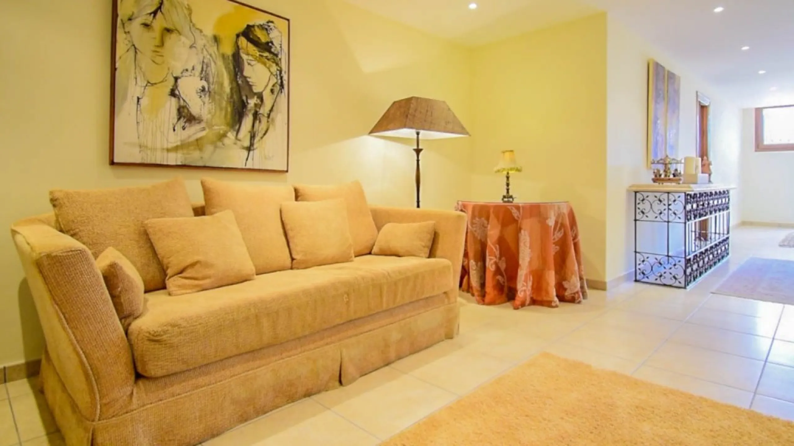 Exceptional Finca with guest apartment and stables located in Coin.