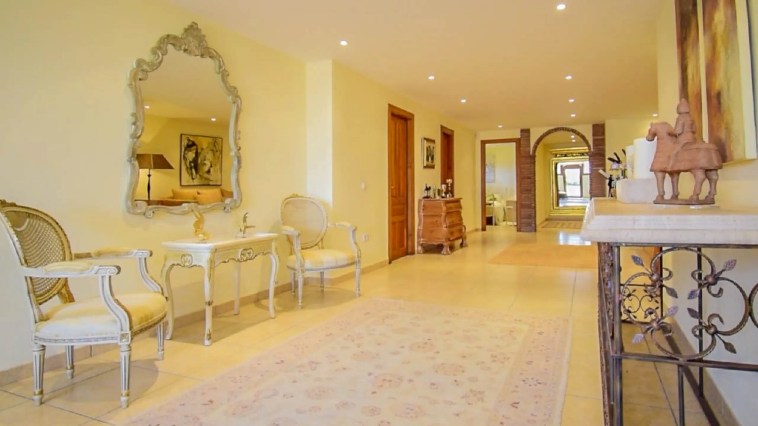 Exceptional Finca with guest apartment and stables located in Coin.