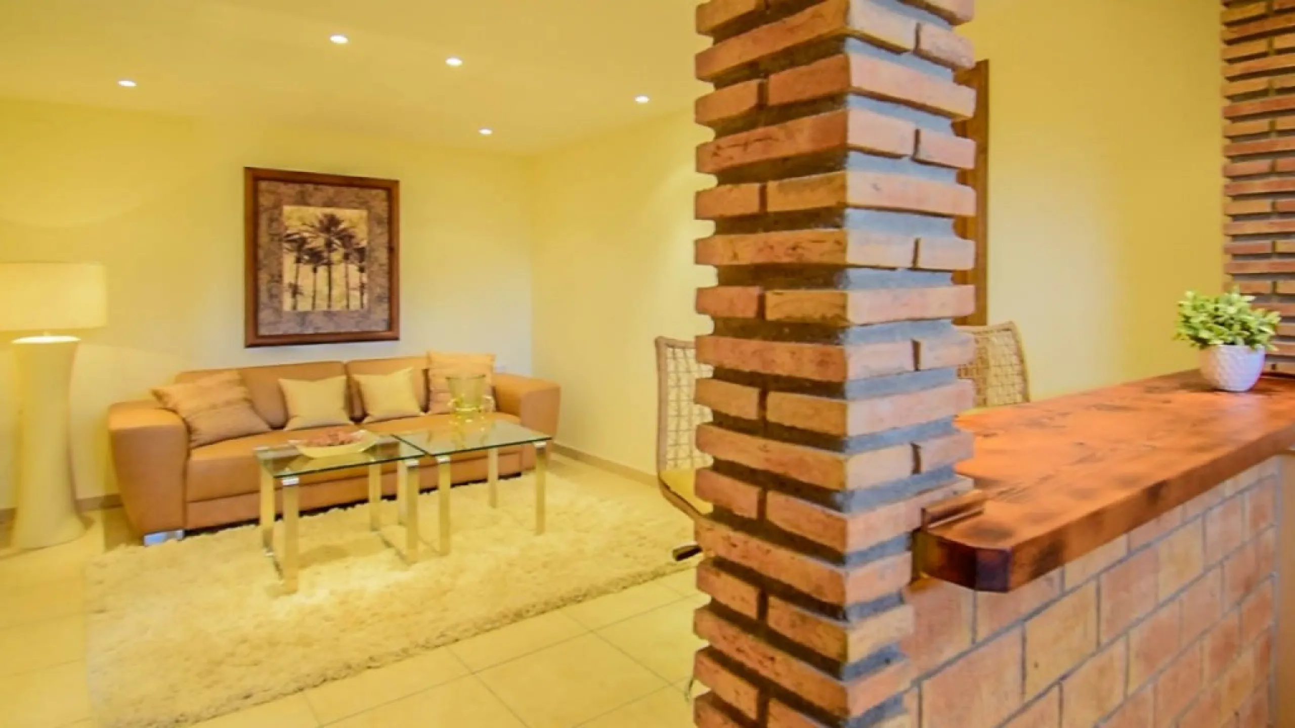 Exceptional Finca with guest apartment and stables located in Coin.
