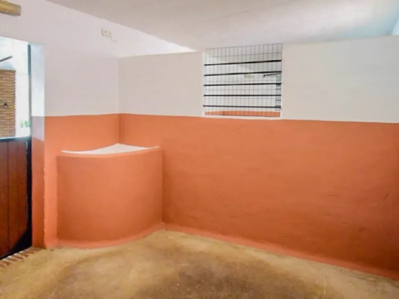 Exceptional Finca with guest apartment and stables located in Coin.