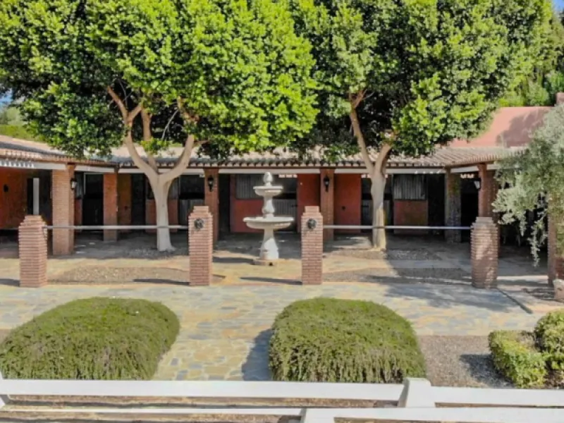 Exceptional Finca with guest apartment and stables located in Coin.