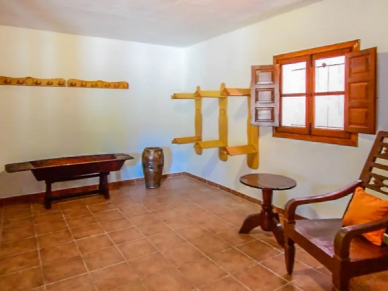 Exceptional Finca with guest apartment and stables located in Coin.