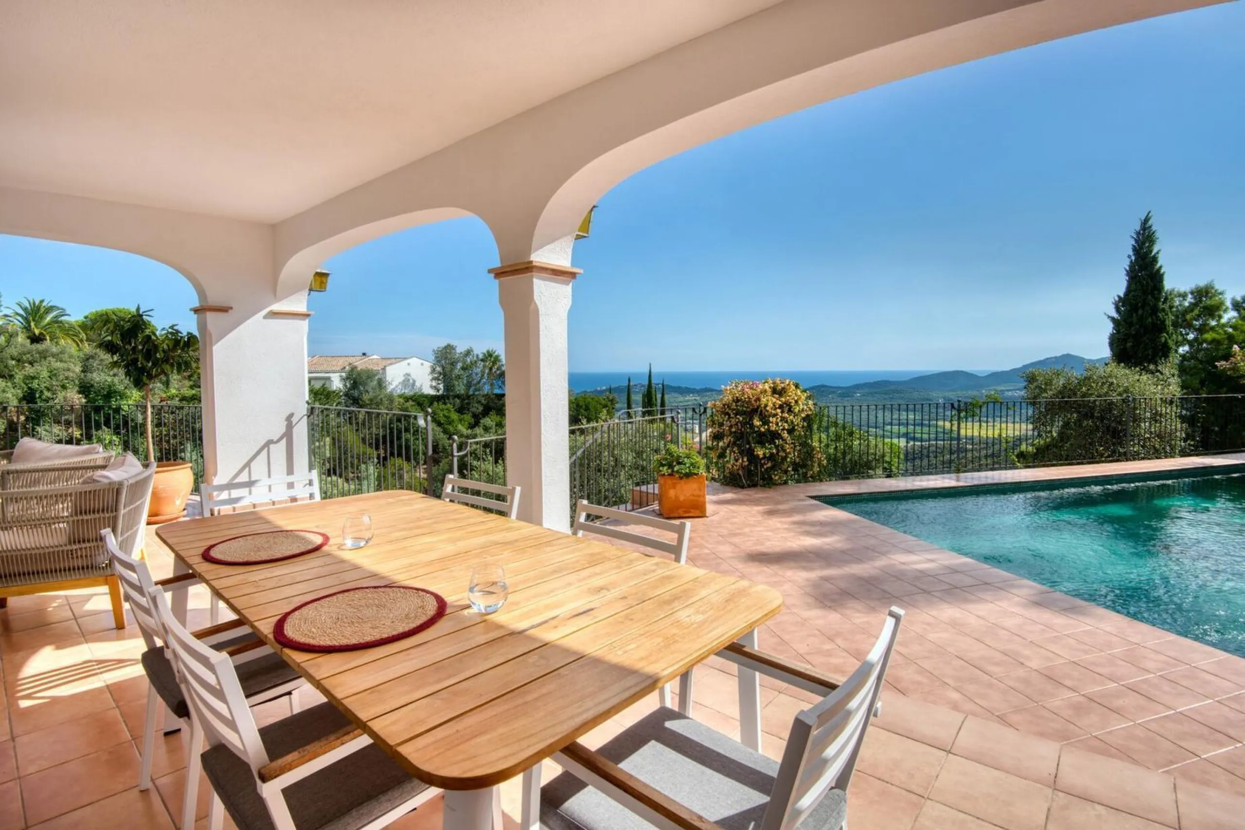 Villa elegante con vistas al mar en Mas Nou, Costa Brava