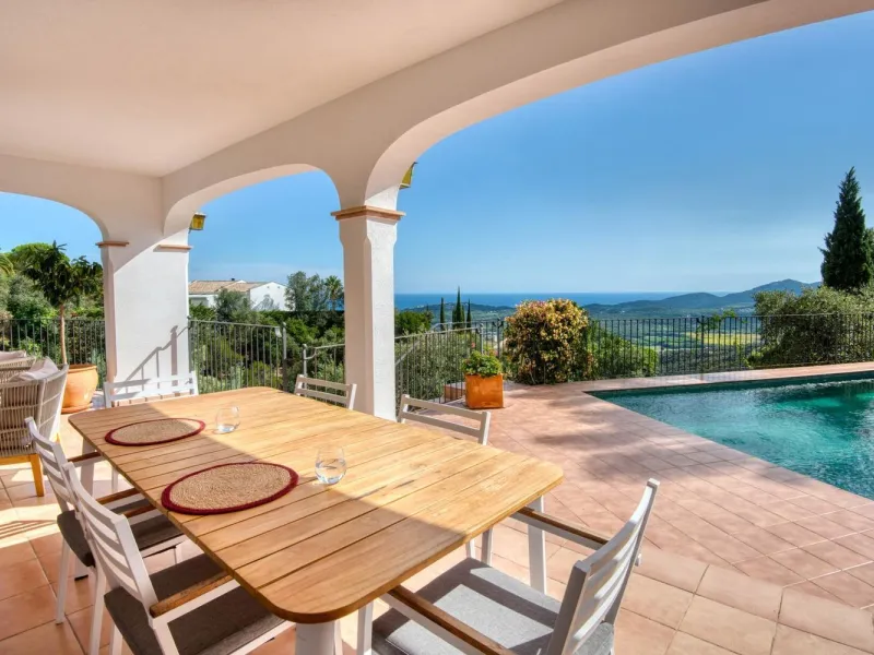 Villa elegante con vistas al mar en Mas Nou, Costa Brava