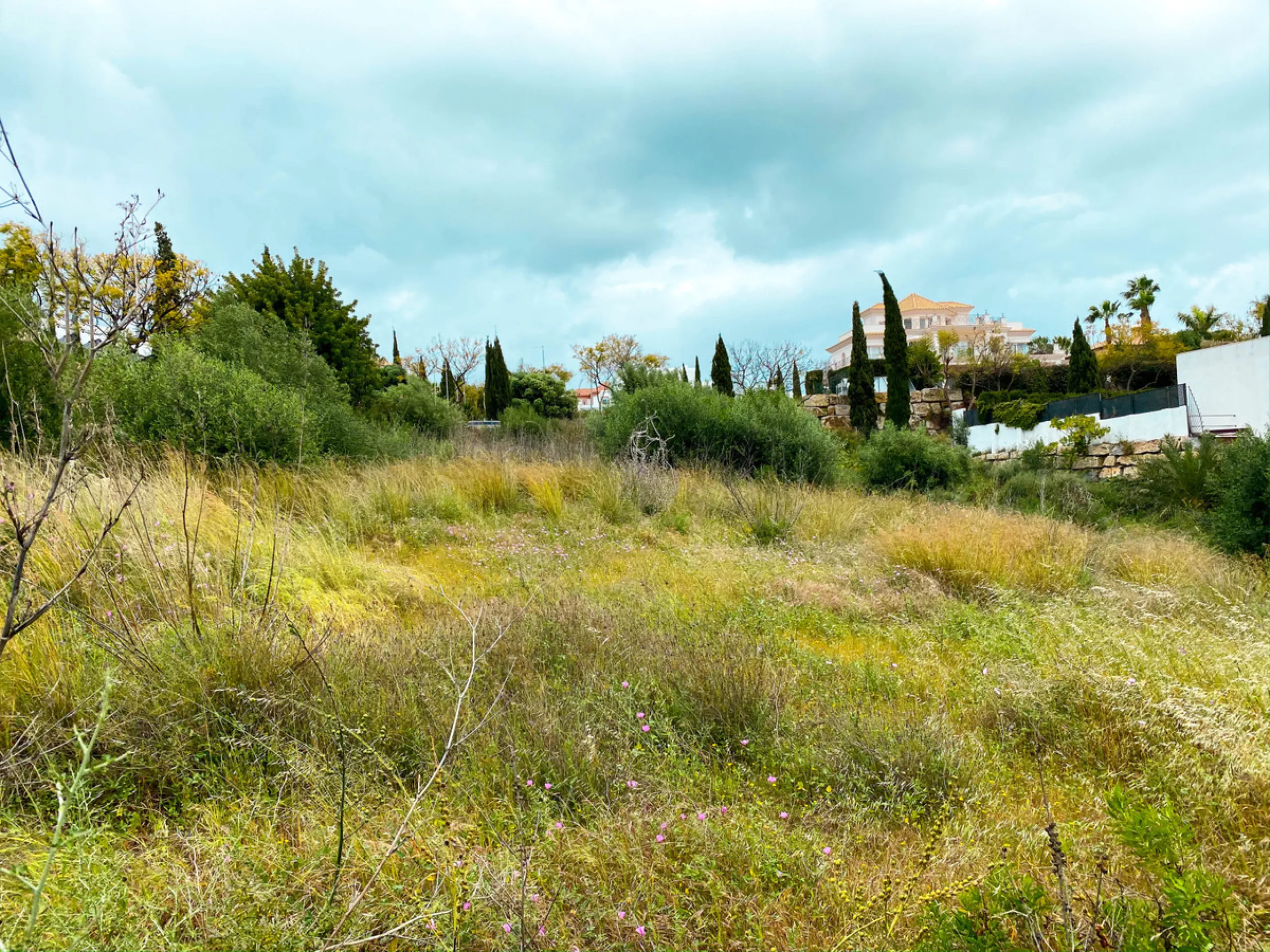 Plot - Residential Plot в продаже в Málaga, Málaga. Площадь участка 1310 м²