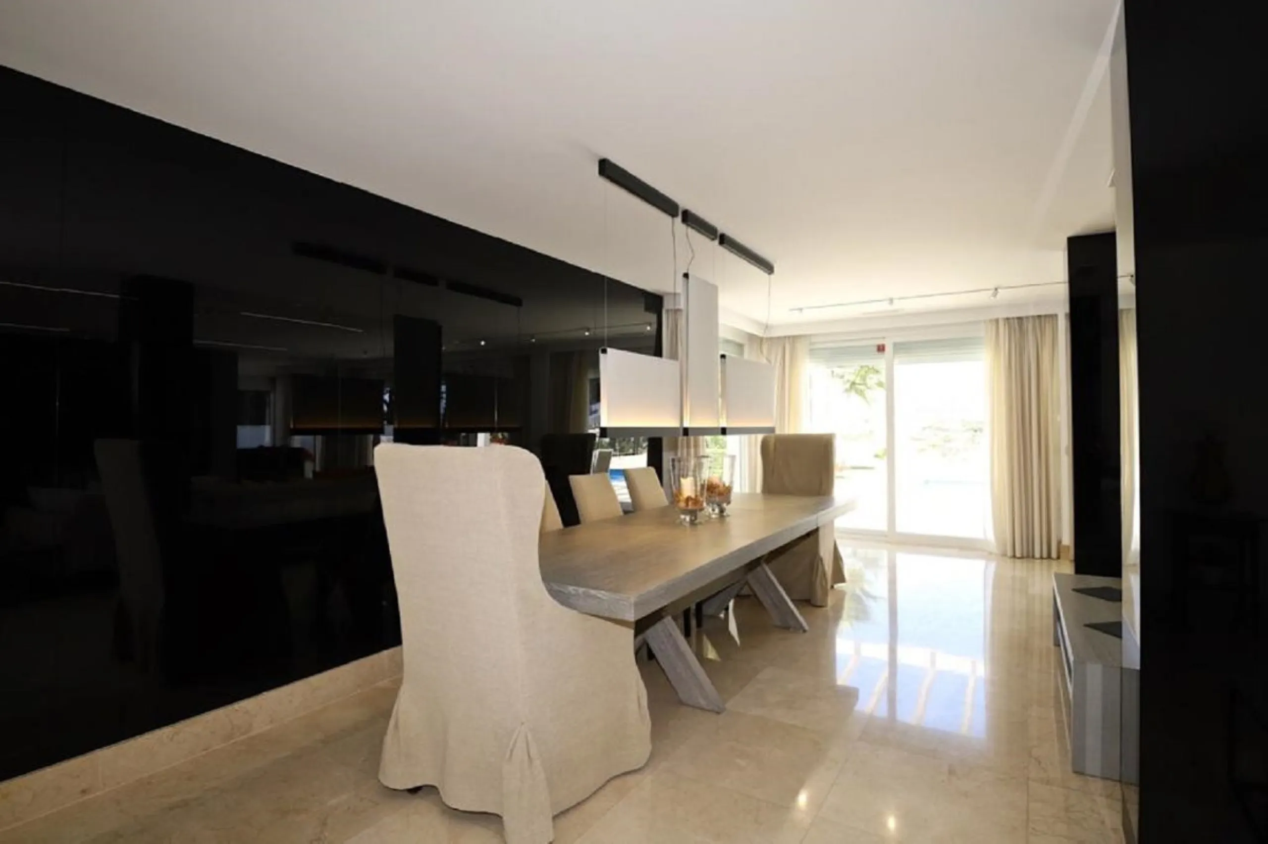 Wonderful property with mountain views, near the Las Brisas Golf course!
