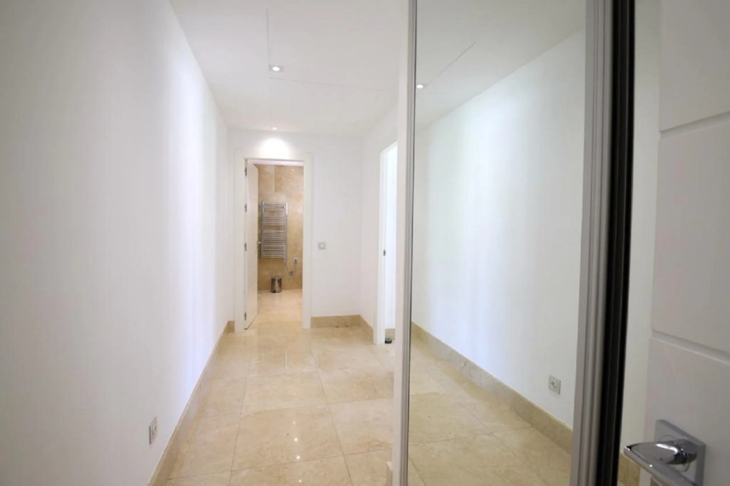 Wonderful property with mountain views, near the Las Brisas Golf course!