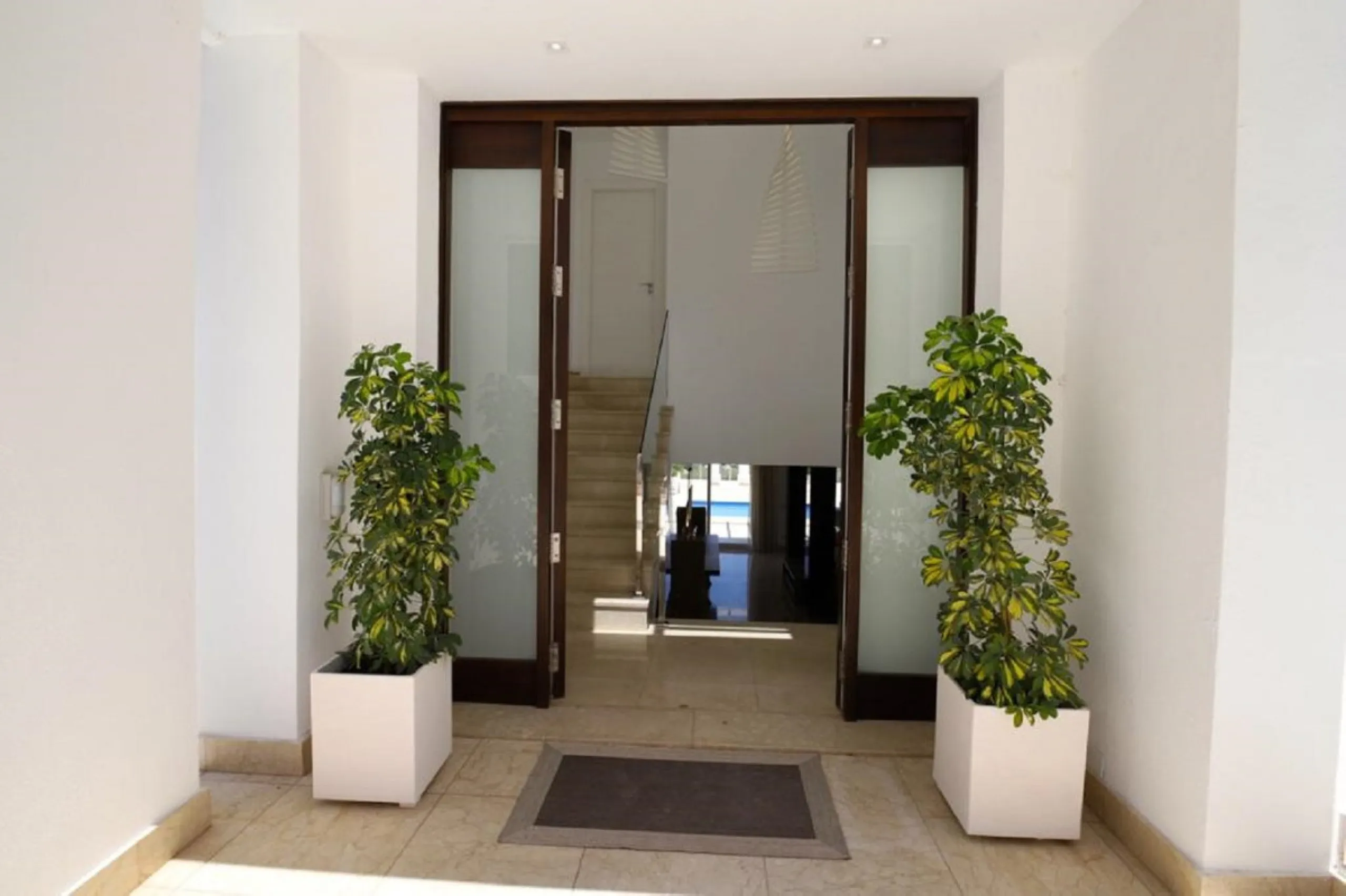 Wonderful property with mountain views, near the Las Brisas Golf course!