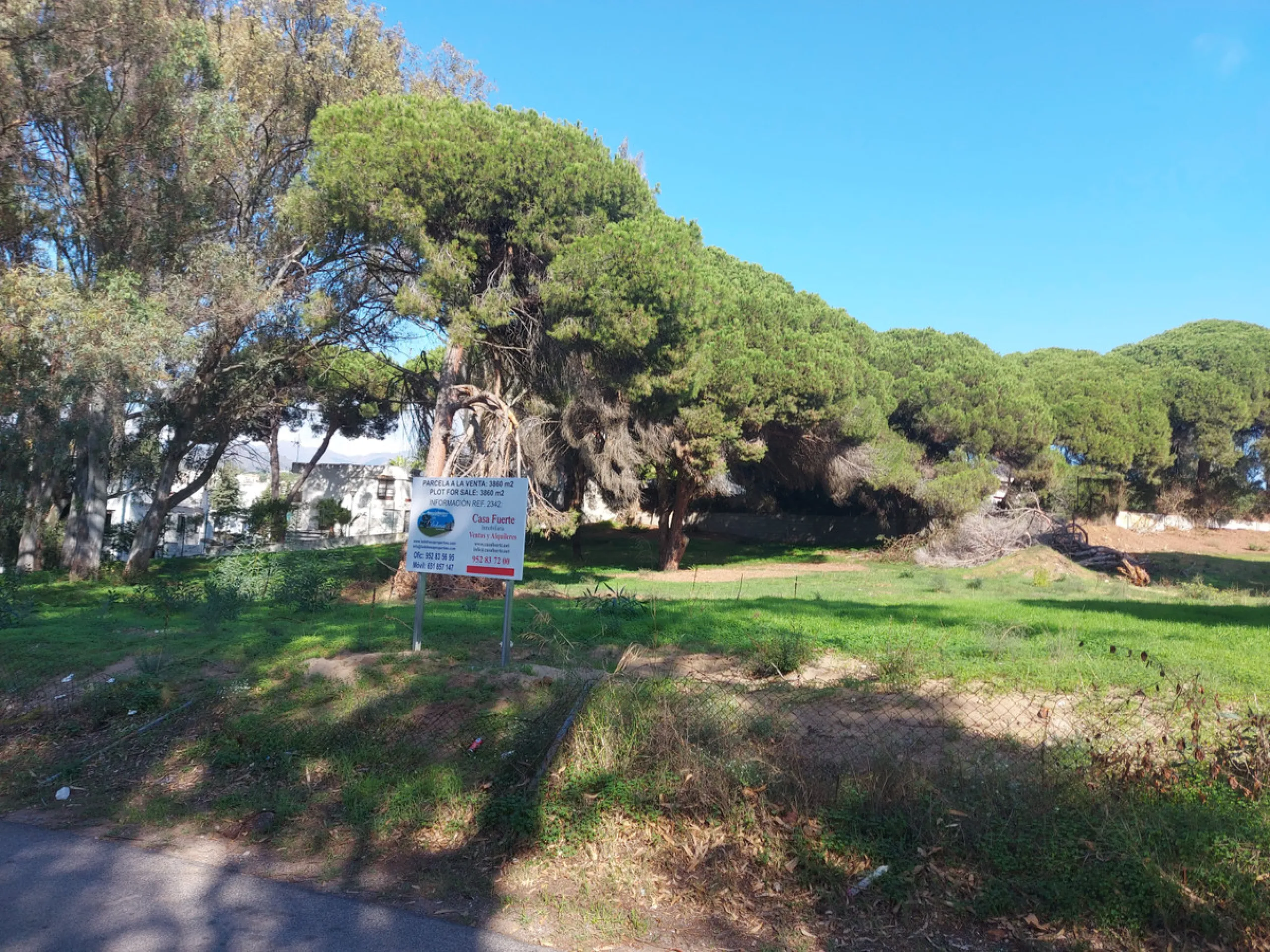 Plot - Residential Plot в продаже в Marbella, Málaga. Площадь участка 3860 м²