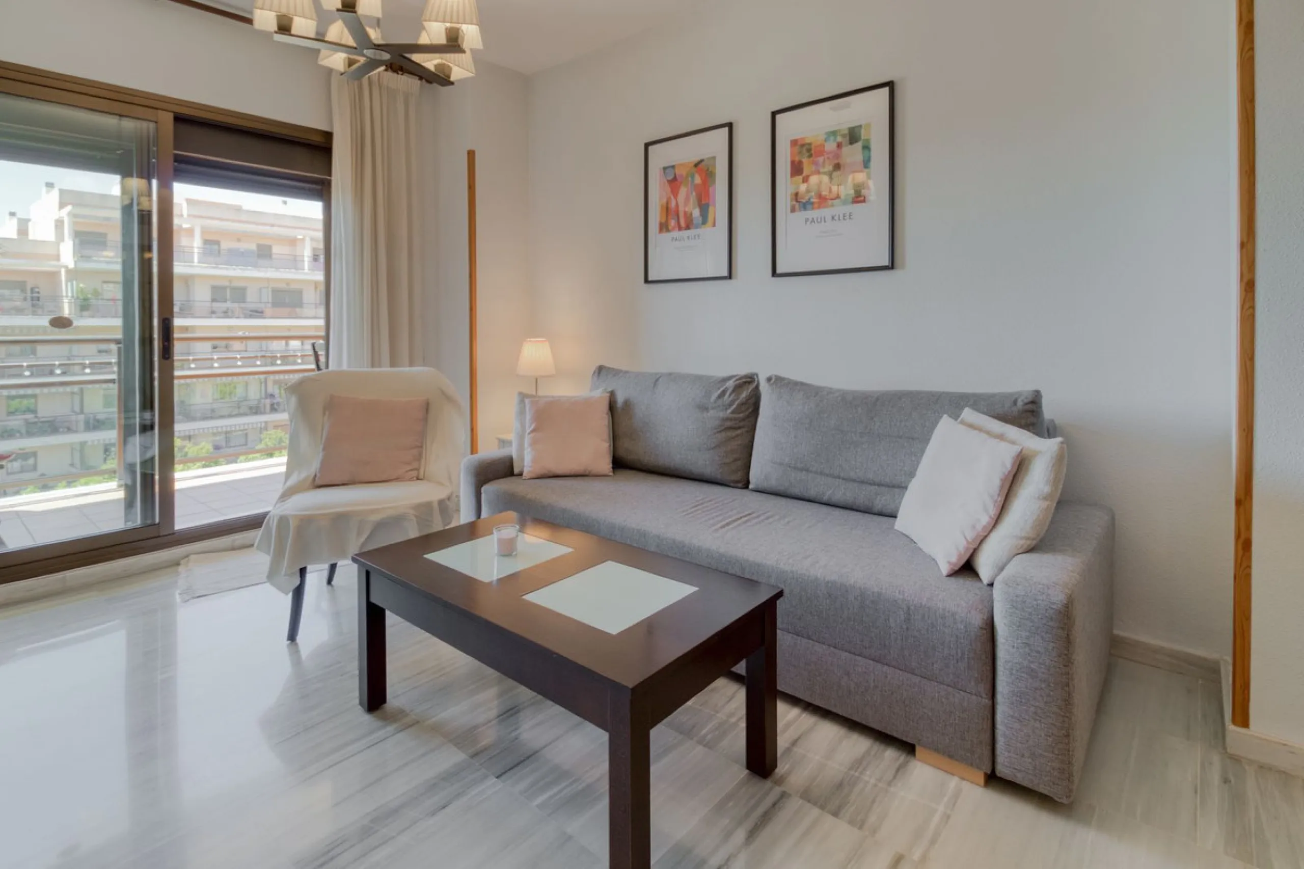 Gut gepflegte Etagenwohnung mit sonniger Terrasse in der Nähe des Bahnhofs El Pinillo in Torremolinos
