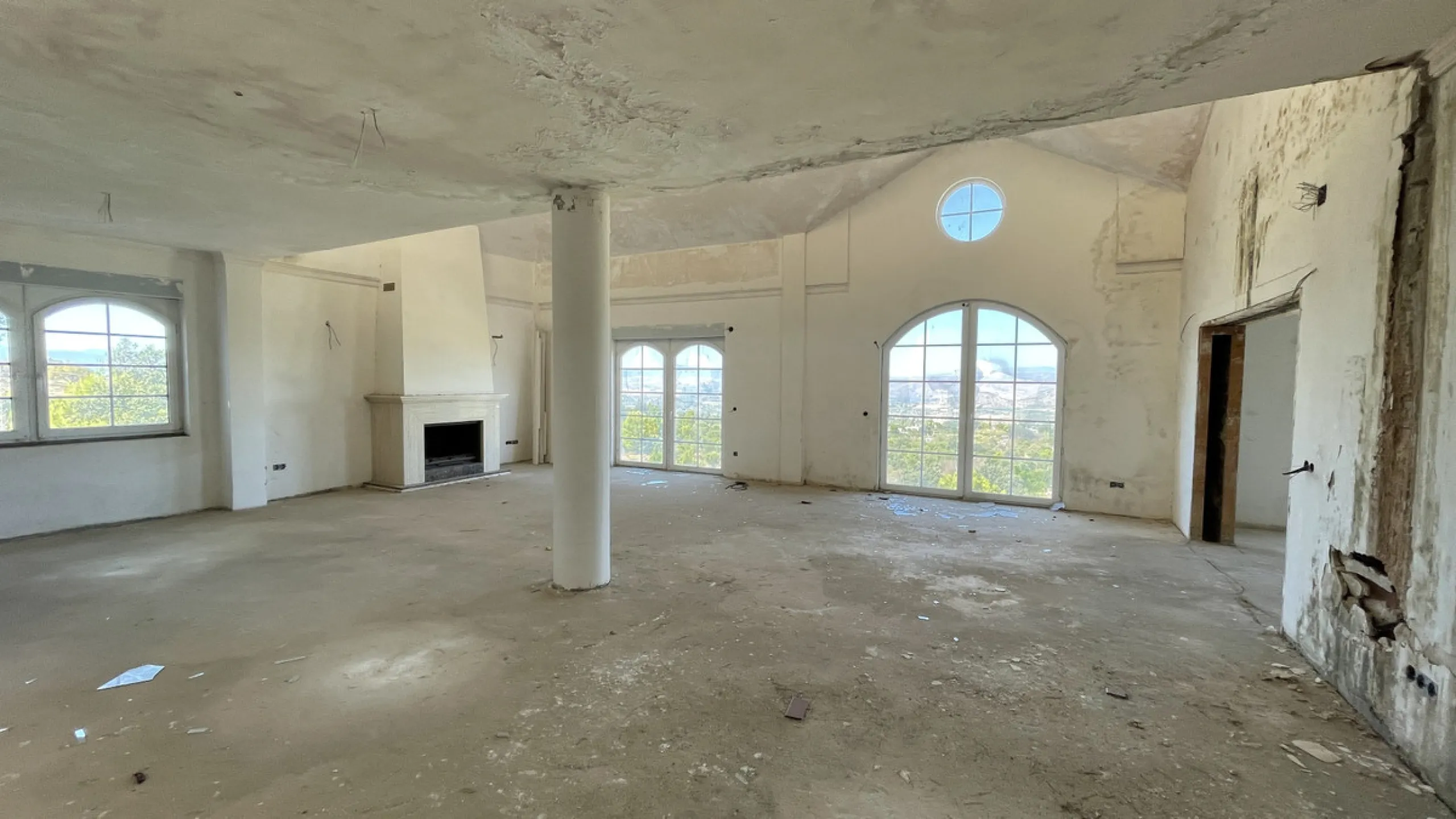House - Detached Villa в продаже в Alhaurín el Grande, Málaga. В доме 9 спален и 10 ванных комнат. Площадь дома 1089 м². Площадь участка 3965 м²