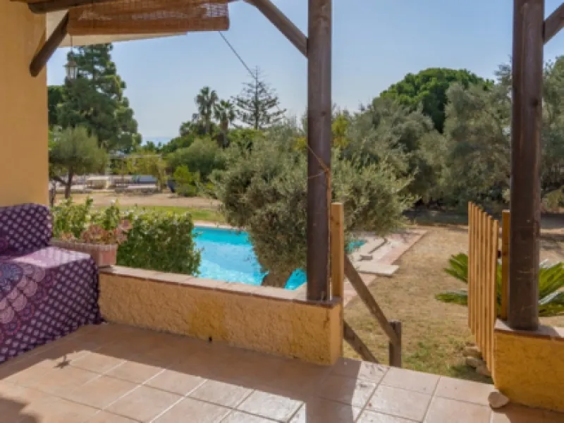 House - Detached Villa в продаже в Torremolinos, Málaga. В доме 17 спален и 10 ванных комнат. Площадь дома 773 м². Площадь участка 4078 м²