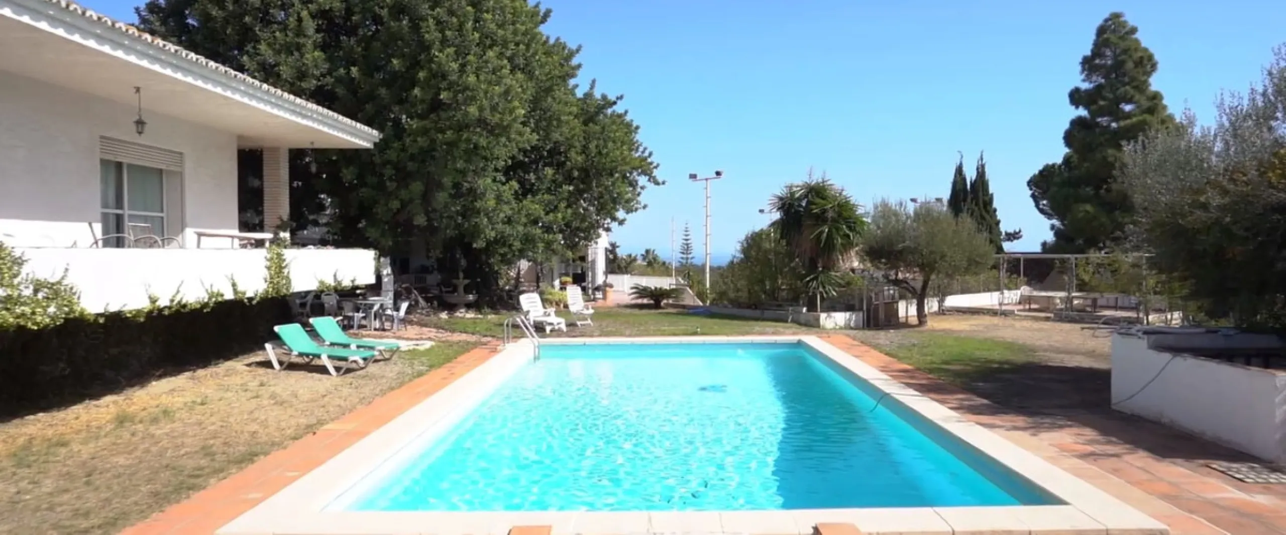 Unique Property with Tremendous Potential in an Exclusive Location!