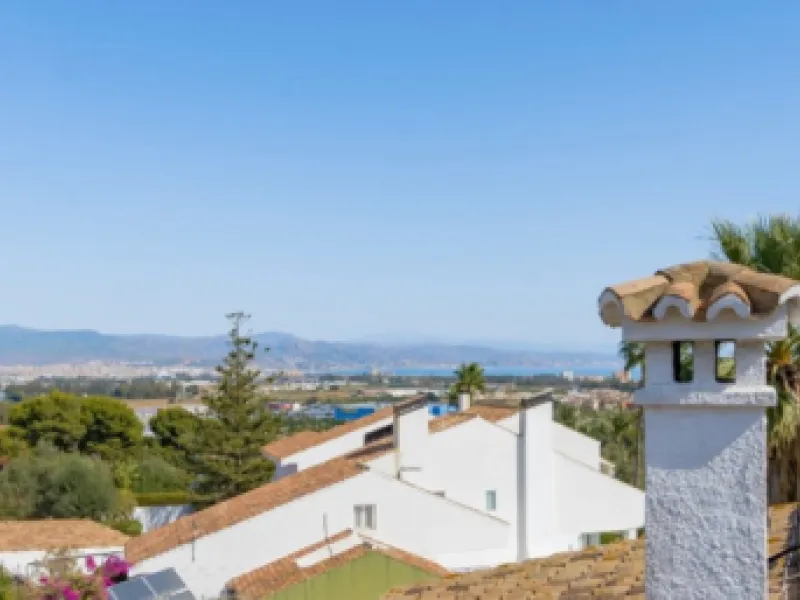 Unique Property with Tremendous Potential in an Exclusive Location!