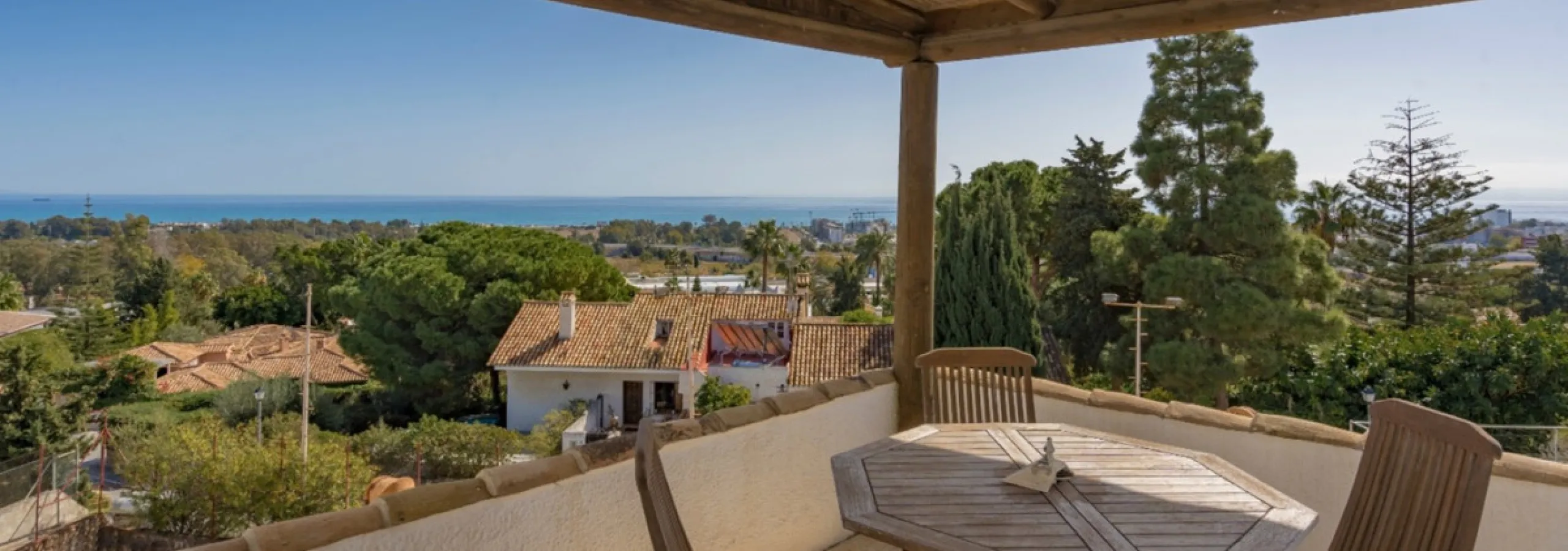 Unique Property with Tremendous Potential in an Exclusive Location!