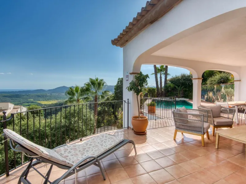 Villa elegante con vistas al mar en Mas Nou, Costa Brava