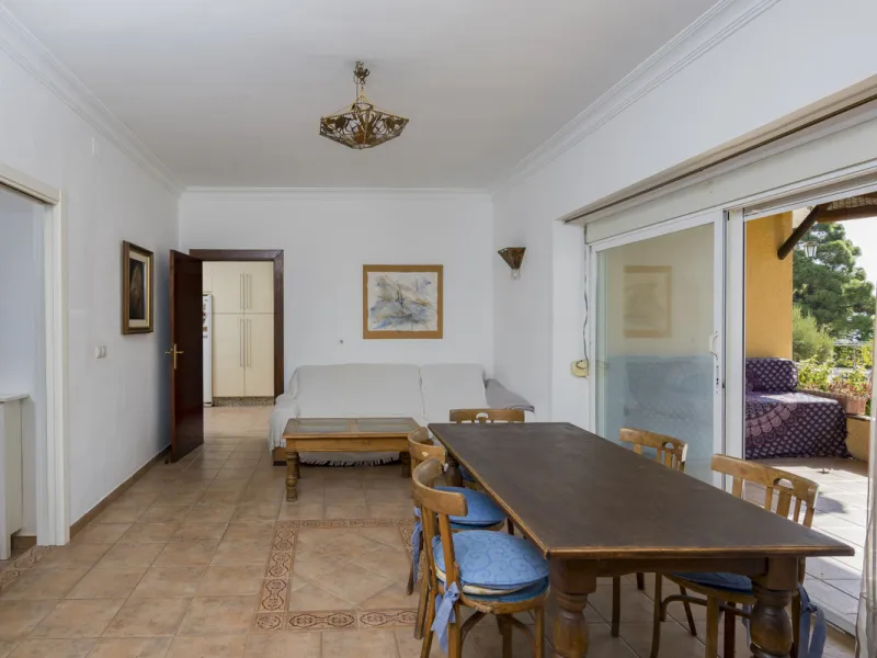 Unique Property with Tremendous Potential in an Exclusive Location!