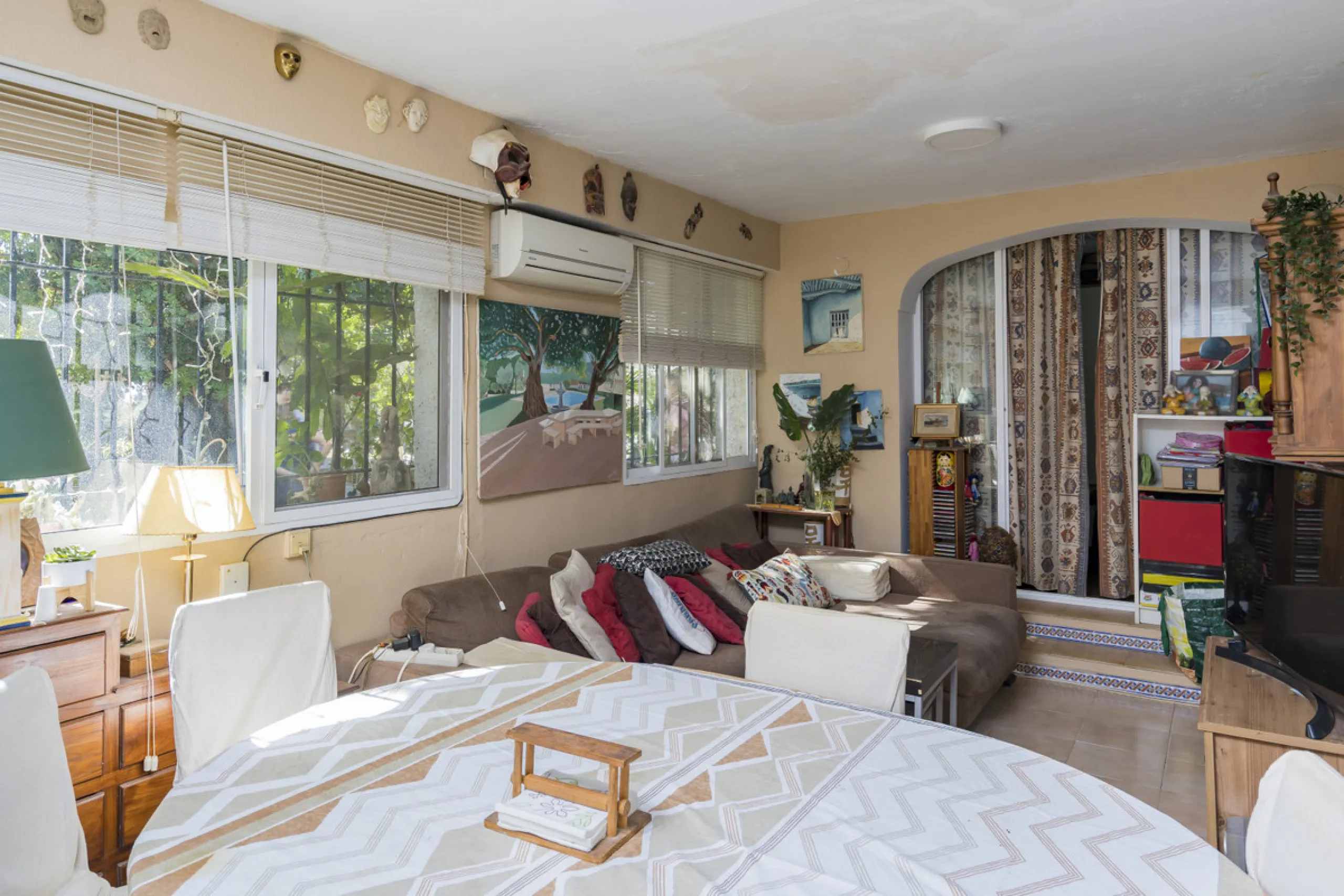 Unique Property with Tremendous Potential in an Exclusive Location!