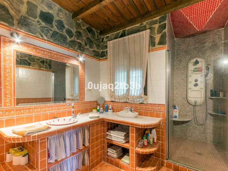 This lovely finca style in Cortes de la Frontera offers the perfect combination of size, quality, tranquility and much more only kilometers inland from the busy coast. Take flight from your home town in northern Europe and arrive to your own hideaway. Get