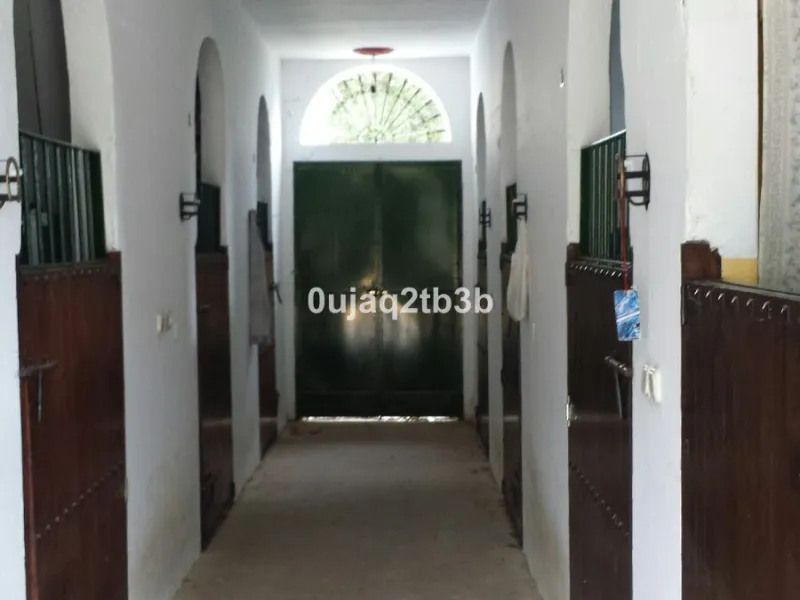 This lovely finca style in Cortes de la Frontera offers the perfect combination of size, quality, tranquility and much more only kilometers inland from the busy coast. Take flight from your home town in northern Europe and arrive to your own hideaway. Get