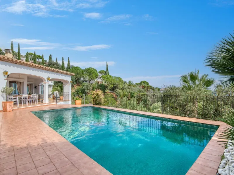Villa elegante con vistas al mar en Mas Nou, Costa Brava