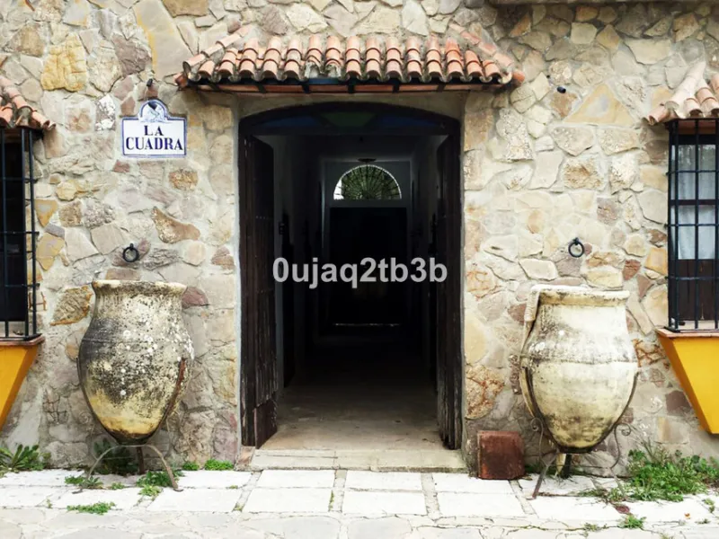 This lovely finca style in Cortes de la Frontera offers the perfect combination of size, quality, tranquility and much more only kilometers inland from the busy coast. Take flight from your home town in northern Europe and arrive to your own hideaway. Get