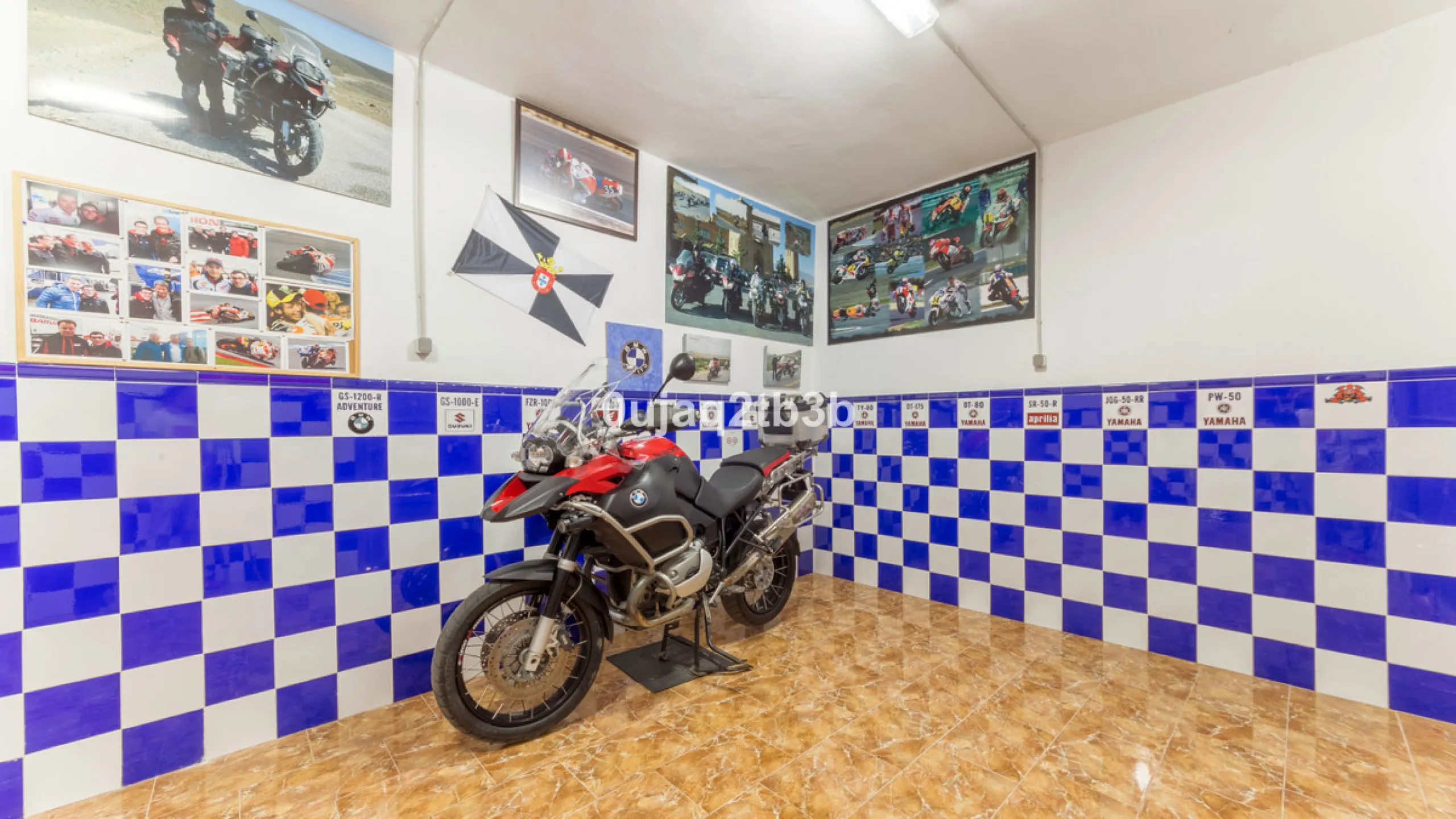 This lovely finca style in Cortes de la Frontera offers the perfect combination of size, quality, tranquility and much more only kilometers inland from the busy coast. Take flight from your home town in northern Europe and arrive to your own hideaway. Get