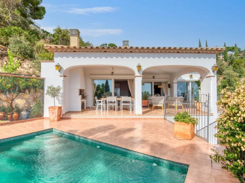 Villa elegante con vistas al mar en Mas Nou, Costa Brava