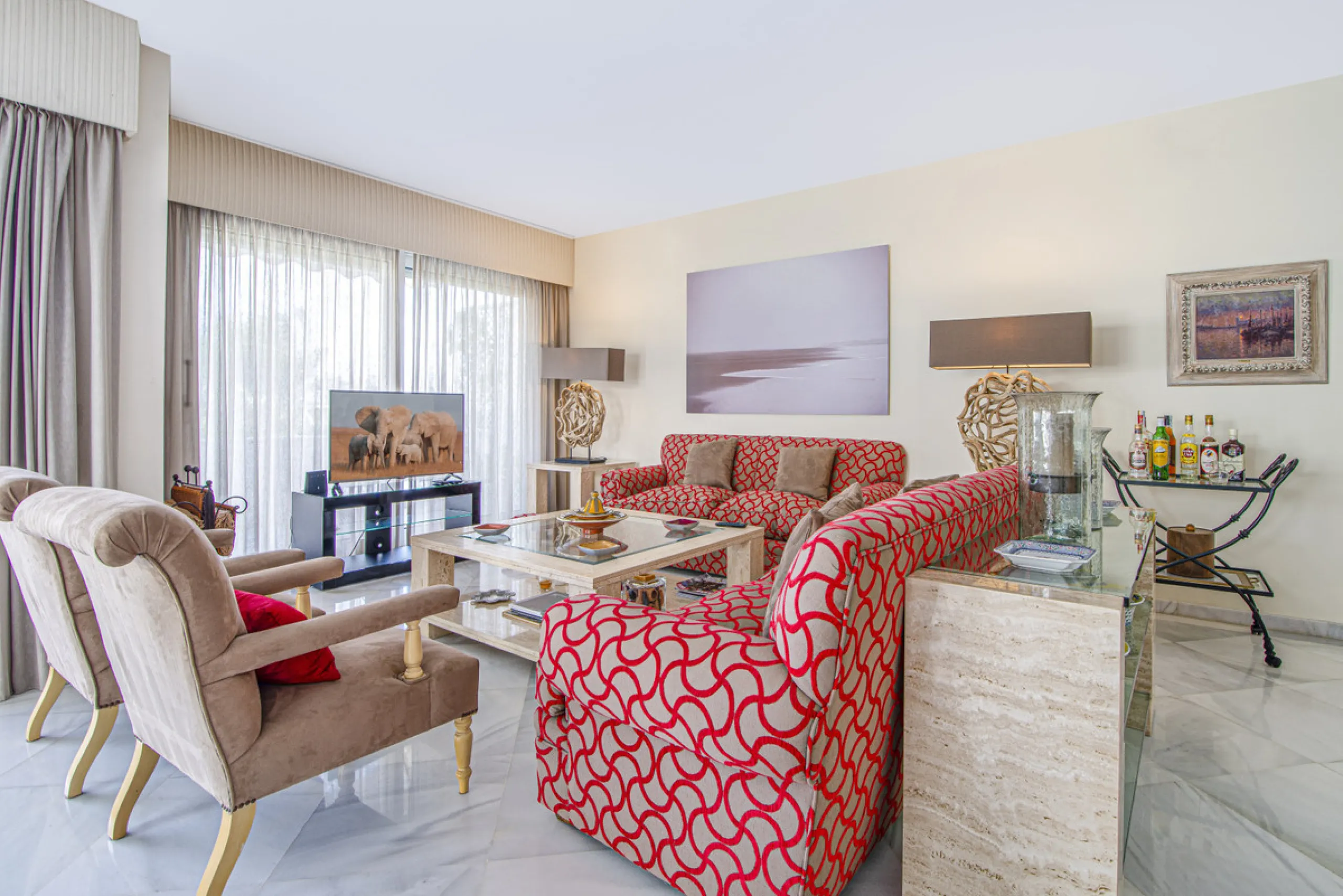 Magnificent front line beach duplex penthouse apartment, situated within walking distance of Puerto Banús and its beautiful Marina. The property enjoys fabulous views over the landscaped gardens the Mediterraneas Sea and La Concha mountain. Located in one