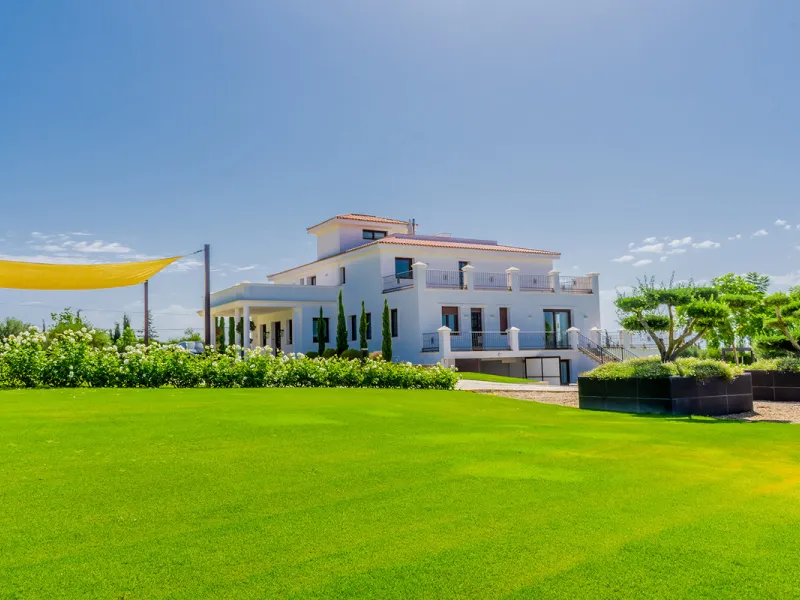 Impressive Luxury Villa in 24.500 m2 plot in Guadalmina.