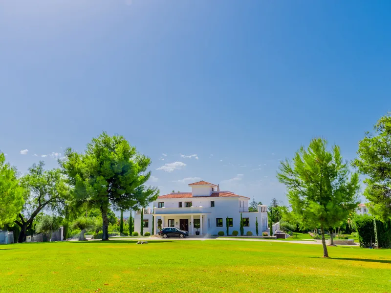 Impressive Luxury Villa in 24.500 m2 plot in Guadalmina.