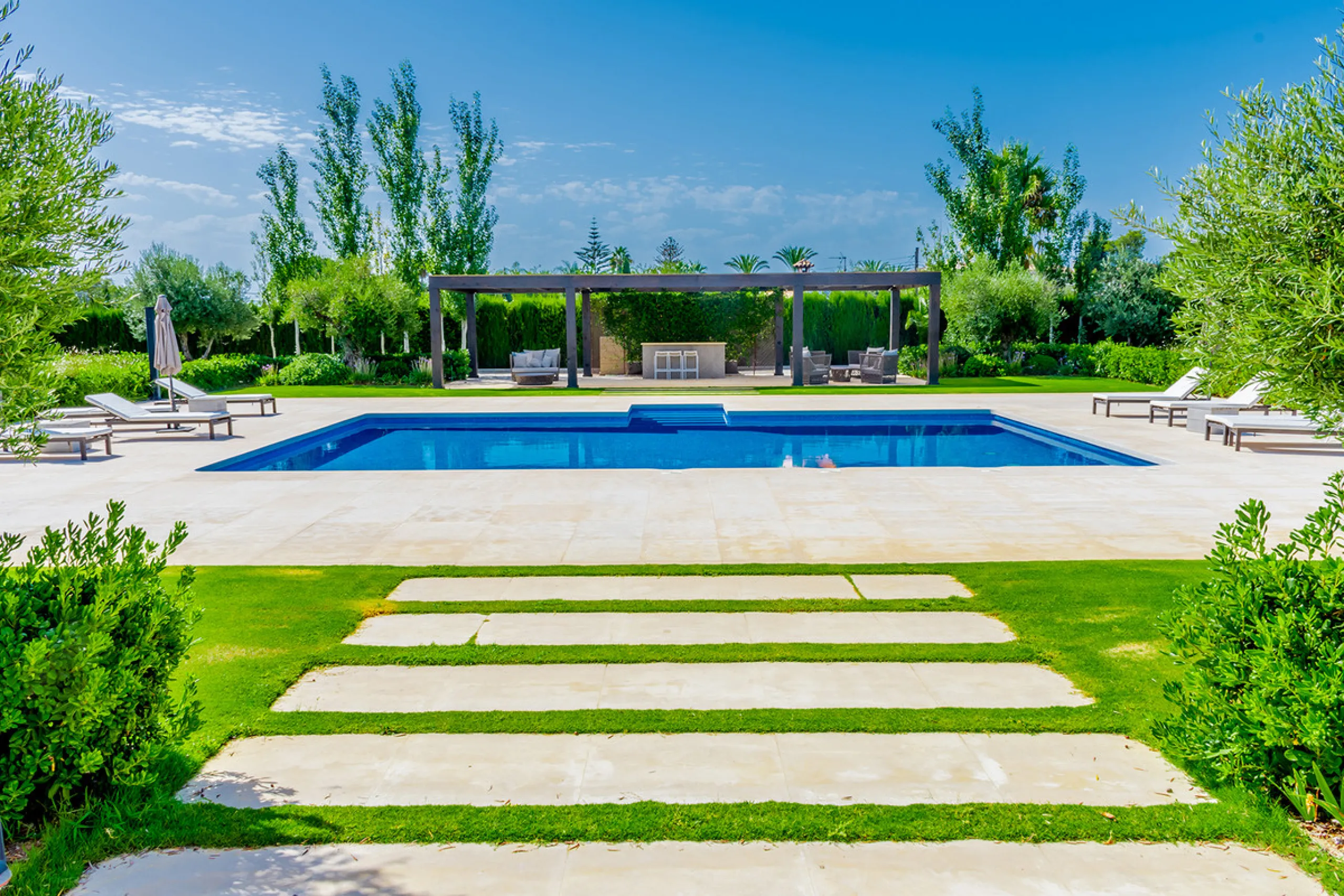 Impressive Luxury Villa in 24.500 m2 plot in Guadalmina.