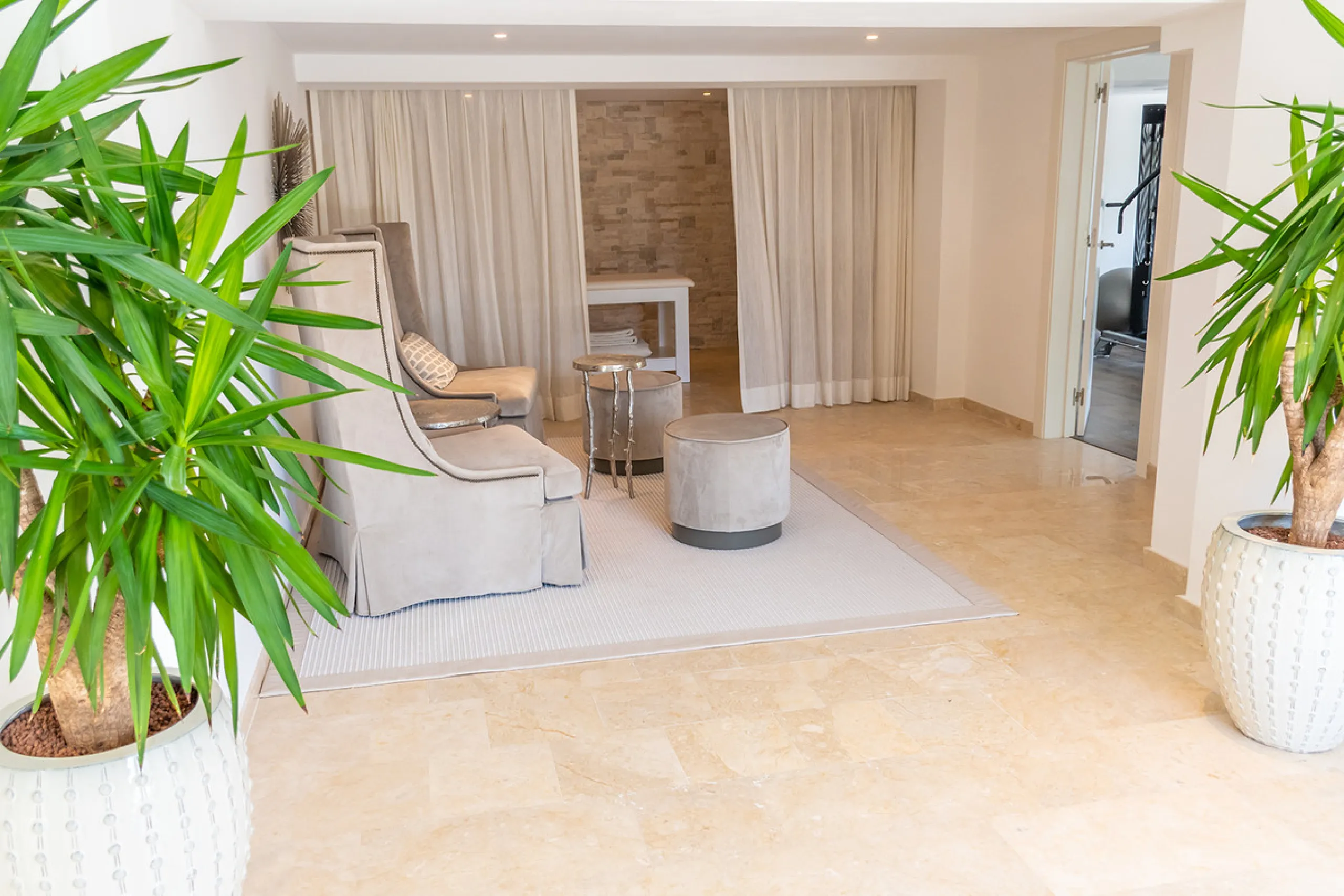 Impressive Luxury Villa in 24.500 m2 plot in Guadalmina.