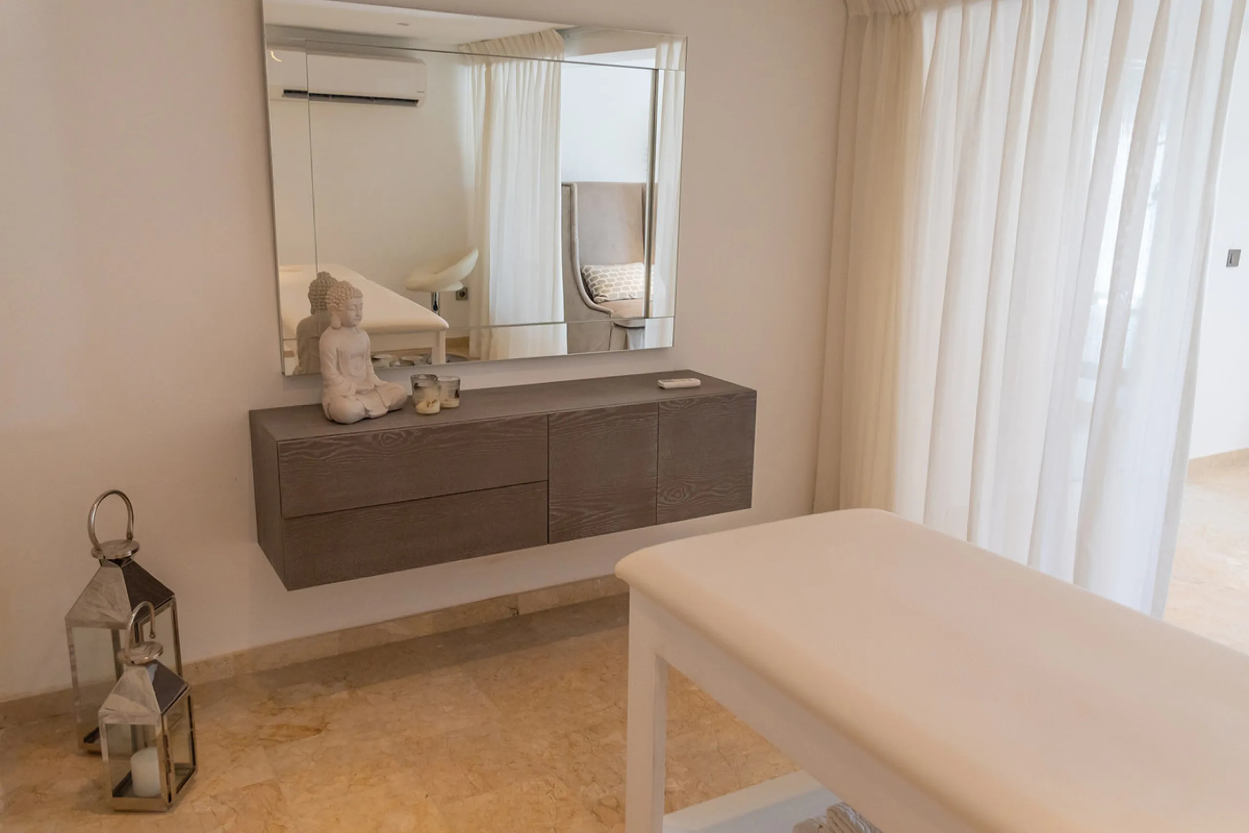Impressive Luxury Villa in 24.500 m2 plot in Guadalmina.