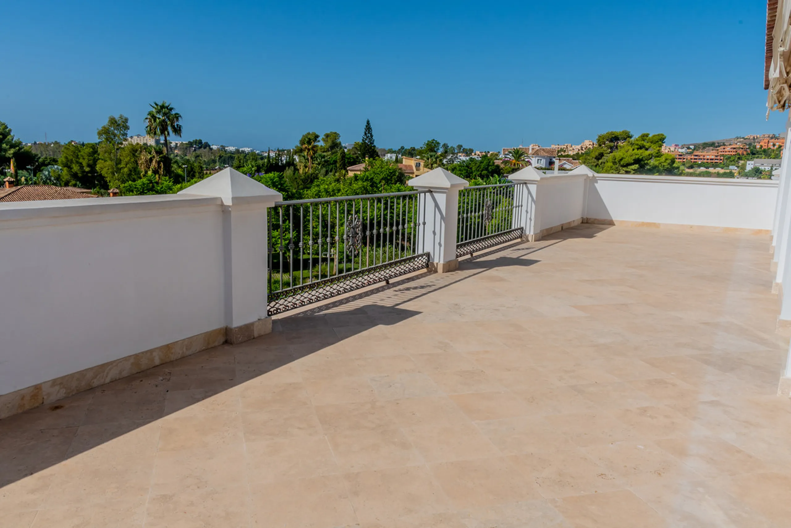 Impressive Luxury Villa in 24.500 m2 plot in Guadalmina.