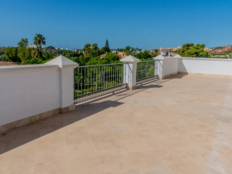 Impressive Luxury Villa in 24.500 m2 plot in Guadalmina.