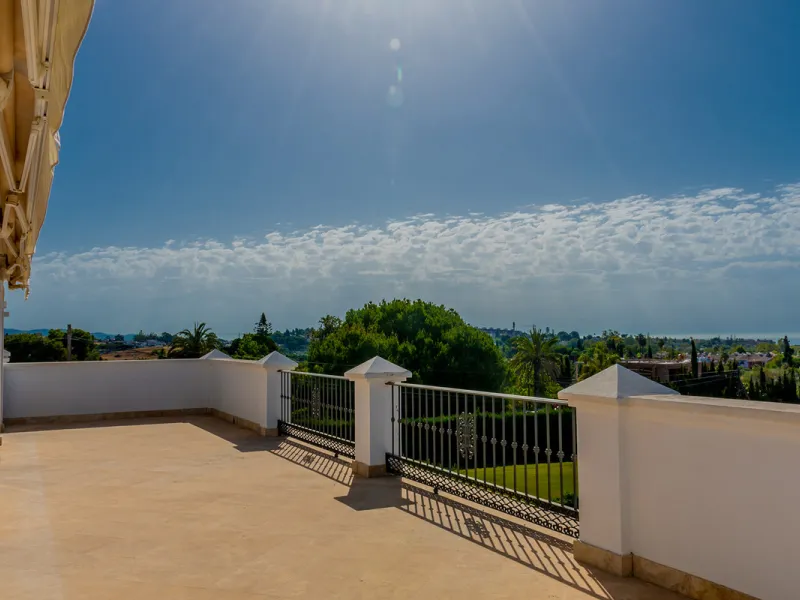 Impressive Luxury Villa in 24.500 m2 plot in Guadalmina.