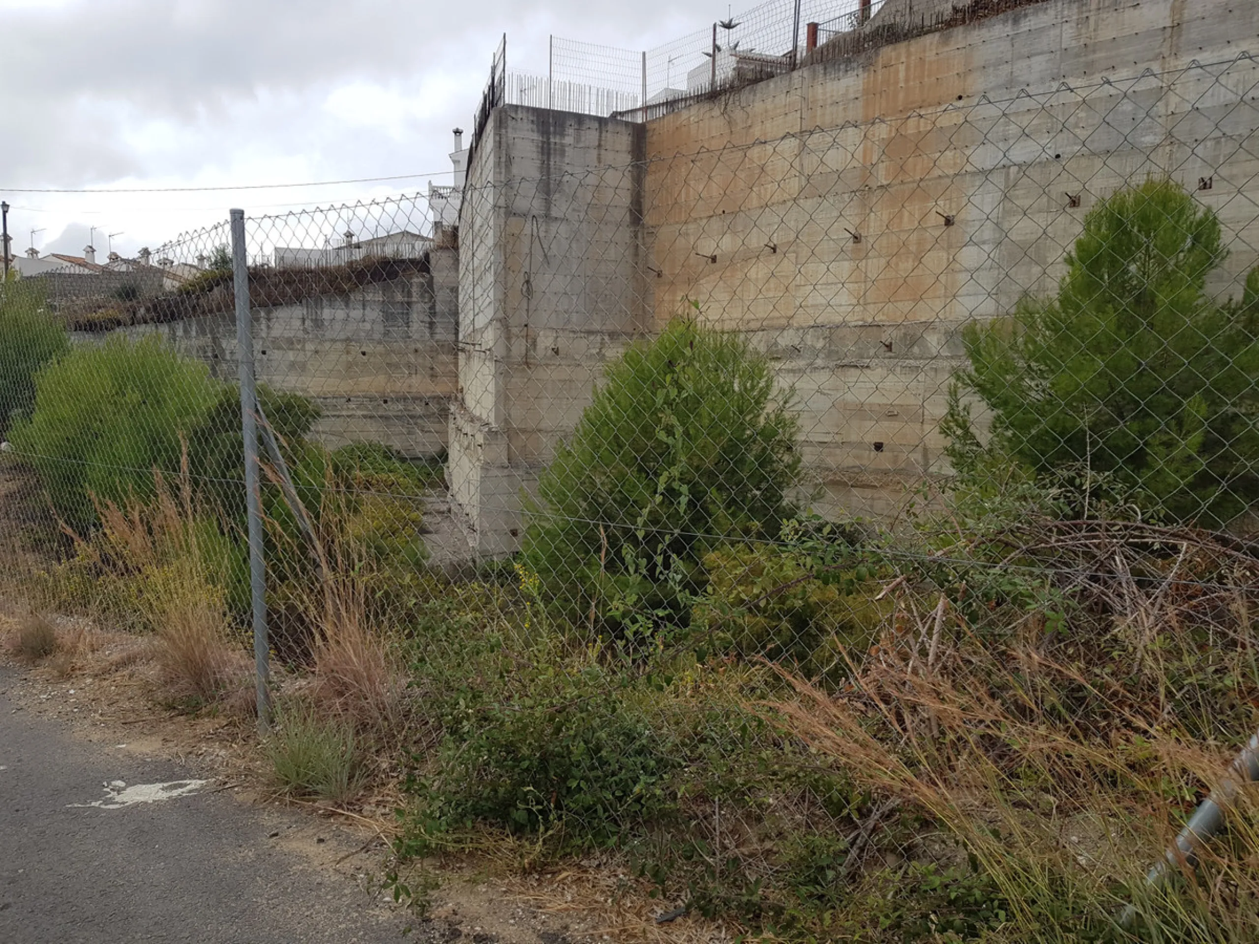 Bank repossessed urban land designated for the construction of up to 22 single family homes or a two storey building situated in the centre of Benalmadena Pueblo.