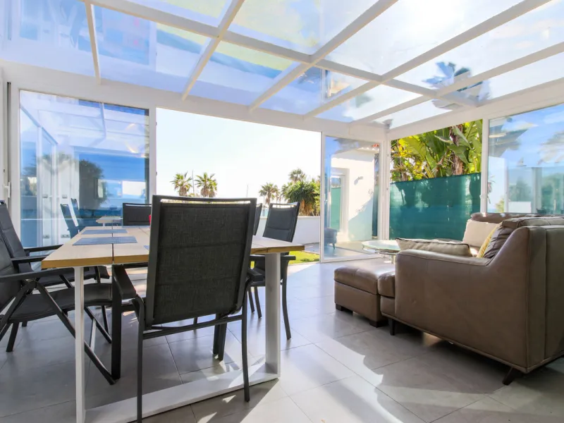 The property has a private, heated swimming pool which is positioned almost on the beach itself.  The gardens and pool have sunshine all day.