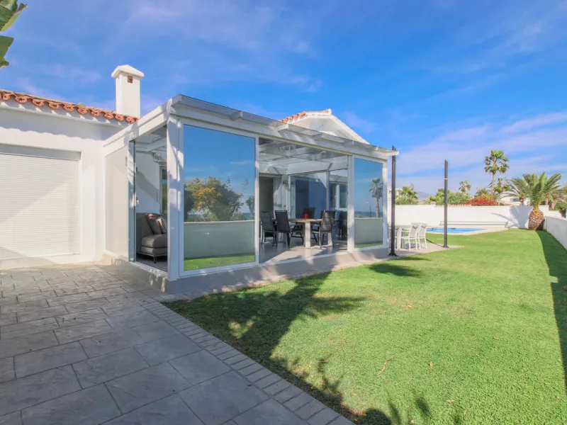 The property has a private, heated swimming pool which is positioned almost on the beach itself.  The gardens and pool have sunshine all day.