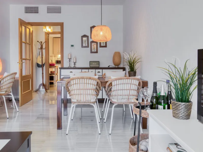 Gut gepflegte Etagenwohnung mit sonniger Terrasse in der Nähe des Bahnhofs El Pinillo in Torremolinos