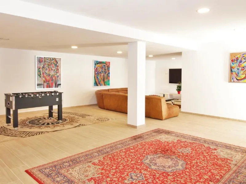 Dream villa with panoramic sea and mountain views in El Paraiso.