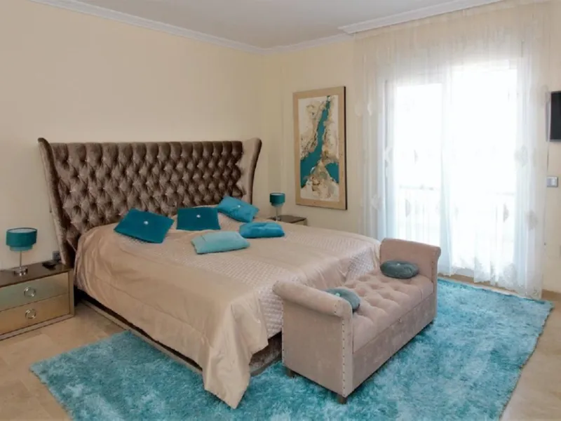 Dream villa with panoramic sea and mountain views in El Paraiso.